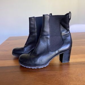 Cole Haan stacked heel chelsea boot Women's size 6